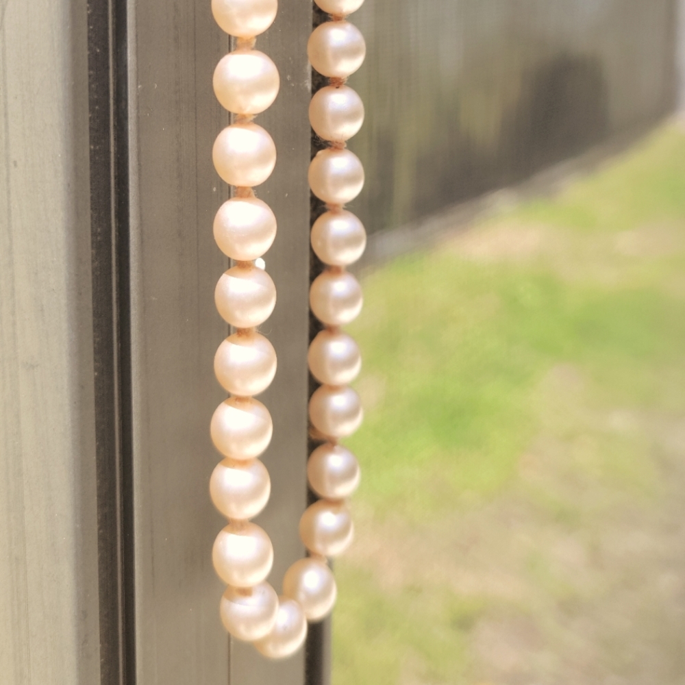Vintage faux pearl 13" necklace